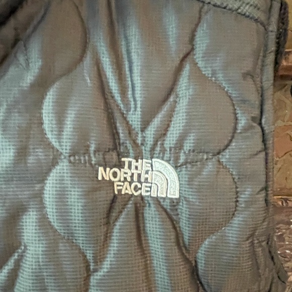 The North Face vest size medium gray - Picture 5 of 7